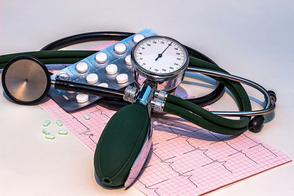 blood-pressure-monitor-1952924_960_720