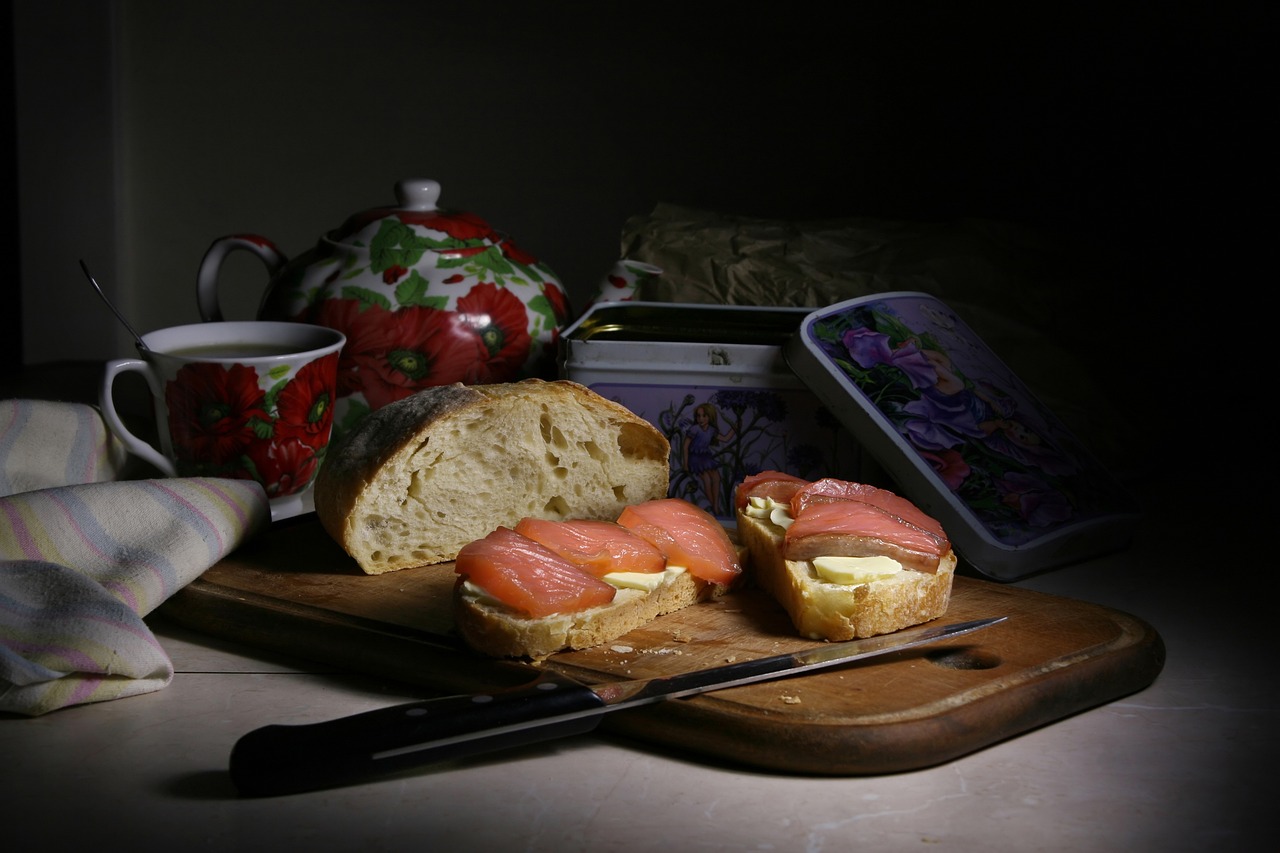 still-life-with-sandwich-4772011_1280